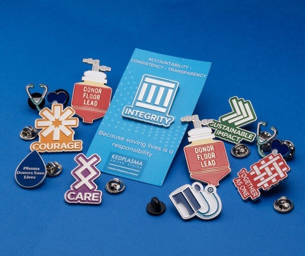KEDPLASMA donor recognition pins arranged around an integrity card